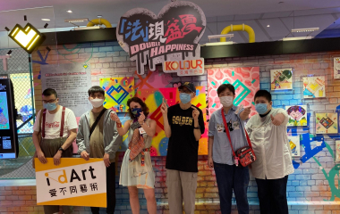 法國女孩與愛不同藝術家